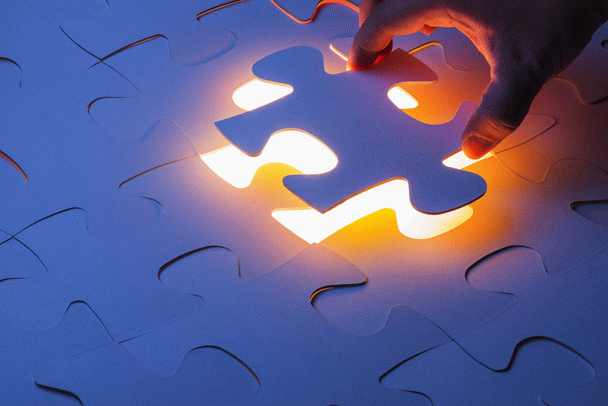 ۱۵ نشانه پنهان دلتنگی یک مرد عاشق